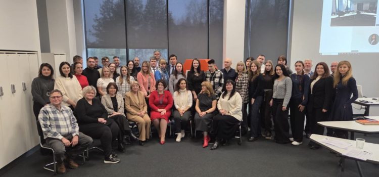 Від лінійності до циркулярності: перетворення державного сектору України Від лінійності до циркулярності: перетворення державного сектору України